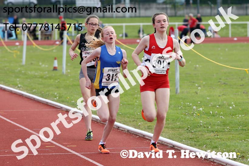 Girls under-15s 1500 metres, 2019 North Eastern Track and Field Champs., Middlesbrough. Photo:  David T. Hewitson/Sports for All Pics